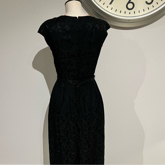 Vintage Black Asian Women's Dress Set - Picture 4 of 8